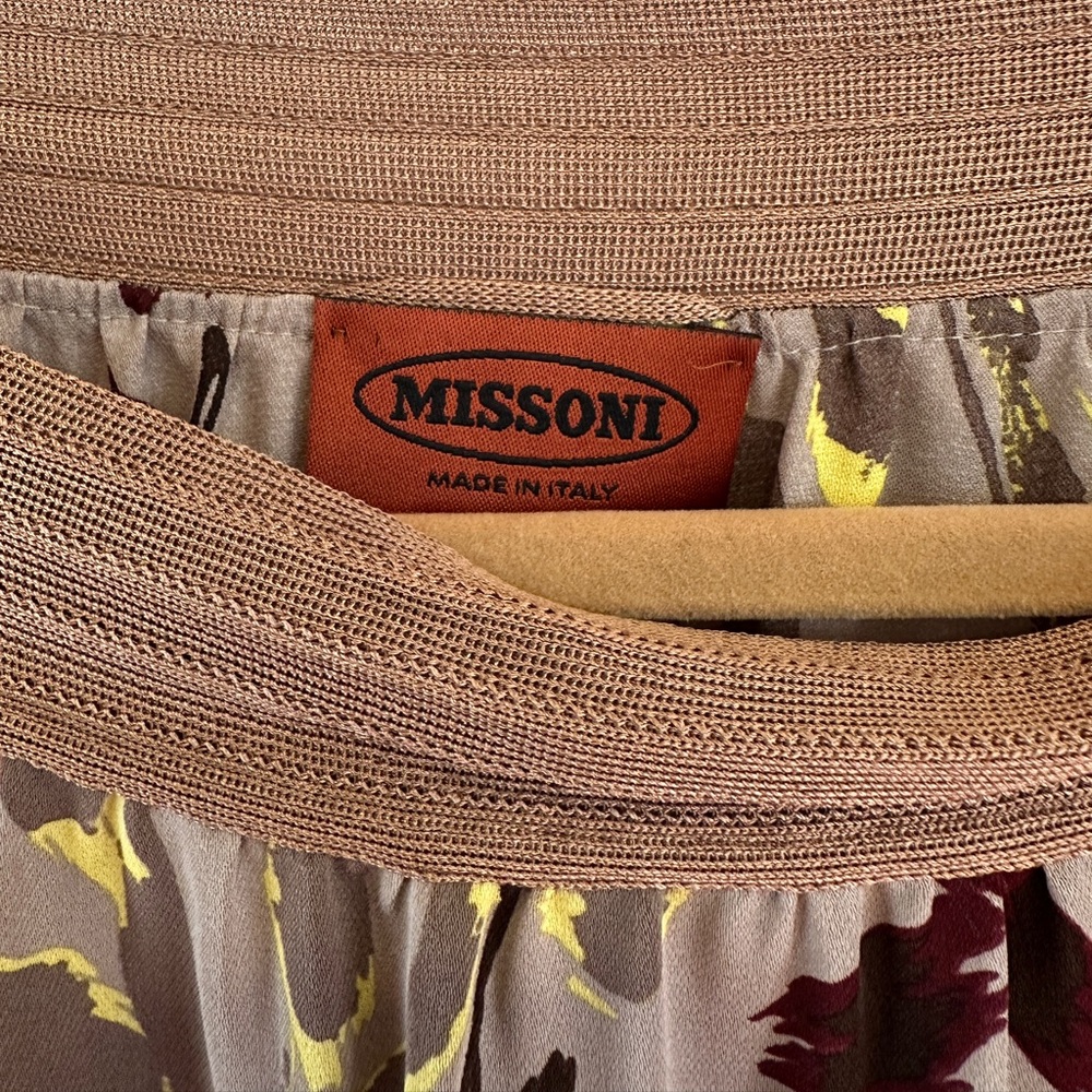 Missoni Taupe Silk Blouse with Red, Brown and Gold Leaf Print - Picture 4 of 6